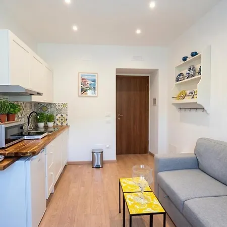 Kop Travel- Flat Di Leva